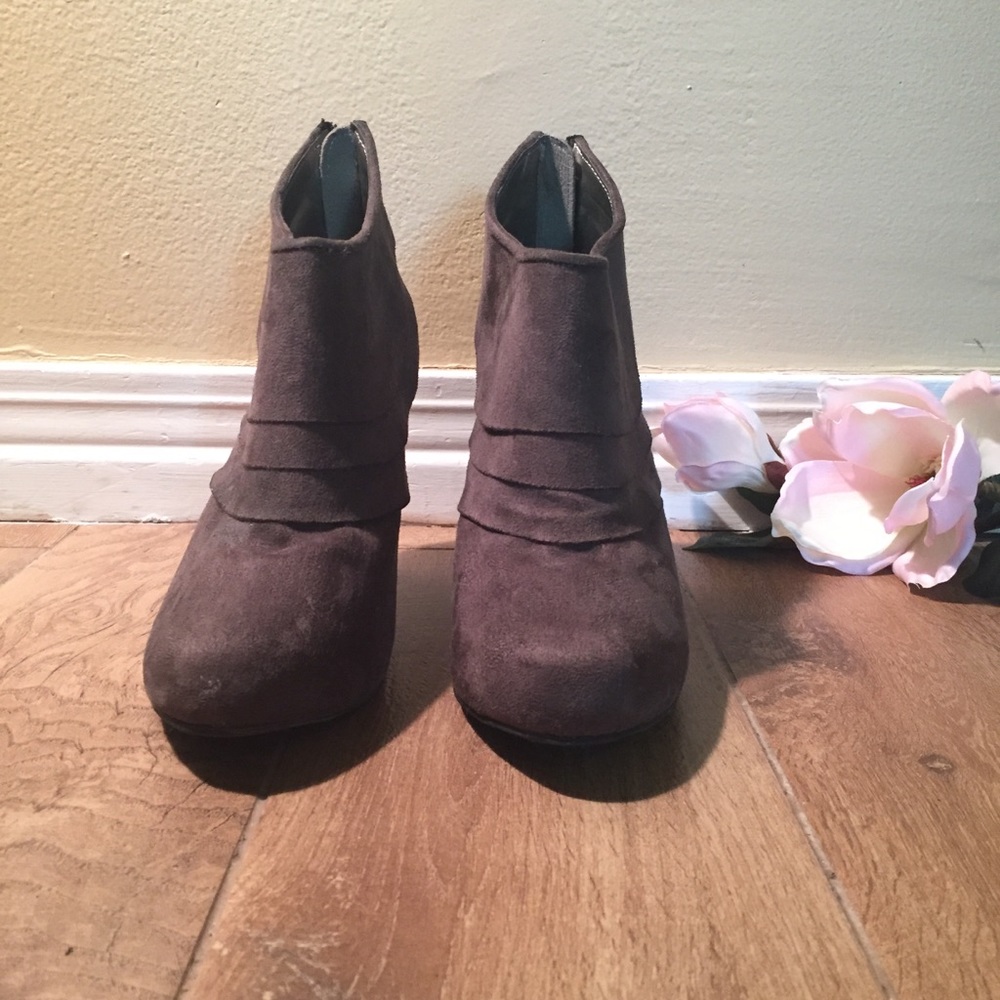 Mossimo Ankle Boots - Picture 2 of 7